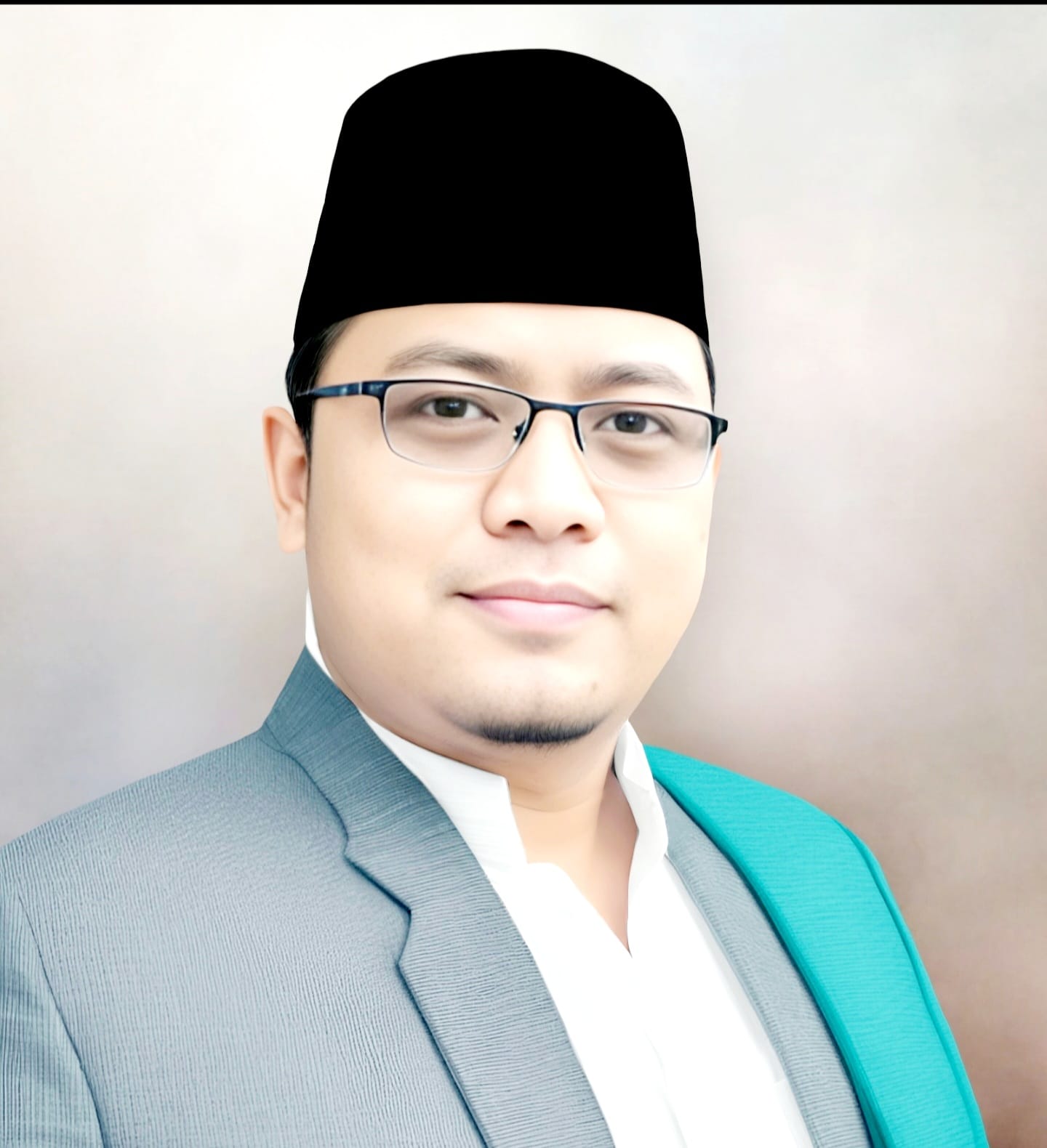 Foto Ust. Dr. (H.C) YUKASRINAL, S.H.I., CSTMI., CT.MTh., CM., CWC., CTrQ.